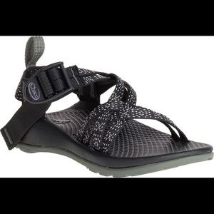 Black Chaco size 6